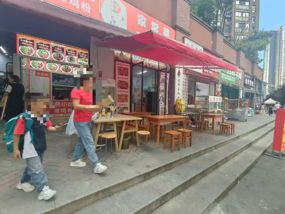 白云俊发城十字路口快递店转让